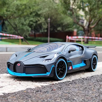 1/18 Bugatti DIVO Zliatiny Športové Auto Model Diecasts Kovové Hračky Veľké Veľkosti Auta Simulácia Zvuku Svetlo Deti, Darčeky, Hračky
